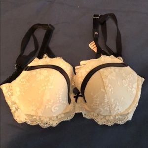 {Victoria’s Secret} Lace Bra NWT